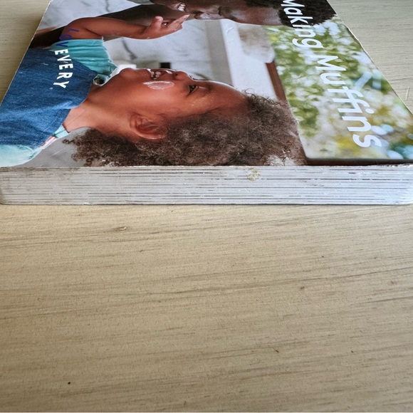 Lovevery Making Muffins Flip Board Book The Helper Play Kit Months 25, 26, 27 - Picture 4 of 9